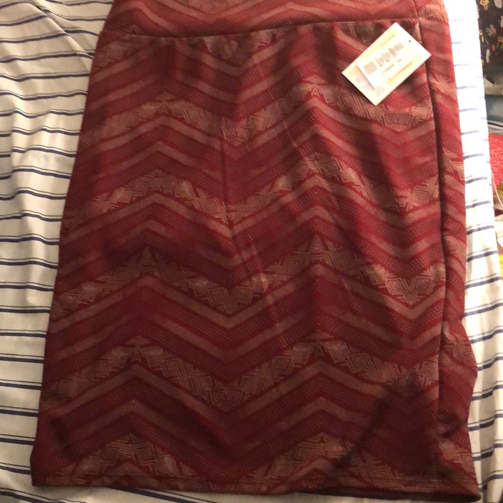 lularoe Cassie Xl. Maroon Red and gold.
